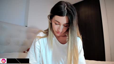 Snapshot of miaduval chatting on December 2024 12:52:01 AM Mia online show from December 2024 12:52:01 AM