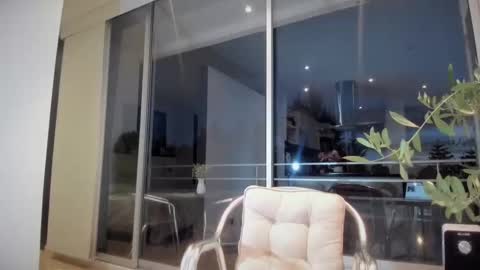 Snapshot of miaduval chatting on November 2025 11:04:02 PM Mia online show from November 2025 11:04:02 PM