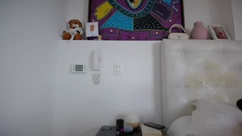 Mia online show from April 2026 07:55:02 PM