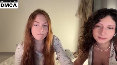 Mia online show from December 2025 09:53:02 PM