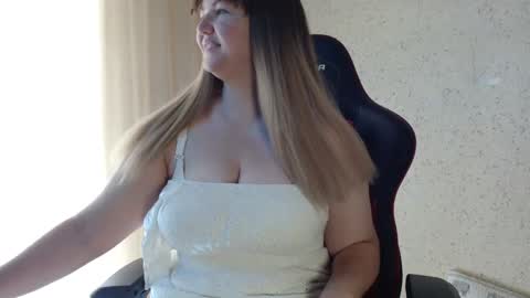 Snapshot of miafoxisja chatting on May 2026 03:48:01 AM MiaFoxisJa online show from May 2026 03:48:01 AM