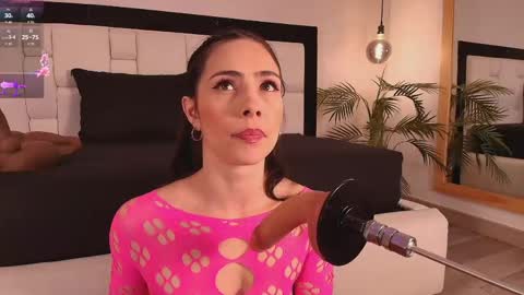 Mia online show from April 2026 11:35:02 AM