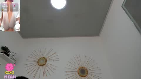 Miah Collins online show from December 2025 11:47:01 AM