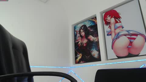 Mia online show from May 2026 07:09:01 PM