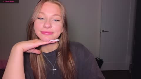 milanaaaa online show from February 2025 10:01:01 PM