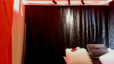 Snapshot of miaknox chatting on June 2026 12:01:02 AM Mia online show from June 2026 12:01:02 AM