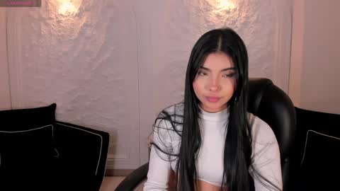 Snapshot of mialaurence_ chatting on April 2026 07:26:01 PM Call me Mia online show from April 2026 07:26:01 PM