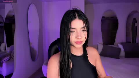 Snapshot of mialaurence_ chatting on April 2026 05:10:02 PM Call me Mia online show from April 2026 05:10:02 PM