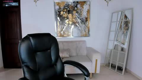 Snapshot of mialaurence_ chatting on May 2026 05:08:01 PM Call me Mia online show from May 2026 05:08:01 PM