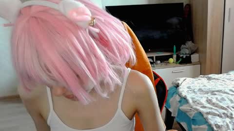 Mia online show from April 2026 07:24:02 AM