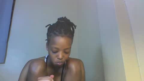 Muffin online show from November 2025 12:21:02 AM