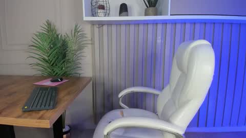 Snapshot of miamiller69 chatting on January 2025 07:11:01 AM Mia online show from January 2025 07:11:01 AM