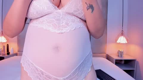 Snapshot of miamiller69 chatting on February 2025 05:10:02 AM Mia online show from February 2025 05:10:02 AM