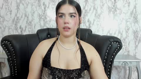 Mia   -5 7001400 Follow  online show from January 2025 09:50:02 PM