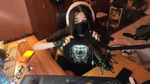 Snapshot of miaowhowl chatting on September 2025 06:22:02 PM Kristien online show from September 2025 06:22:02 PM