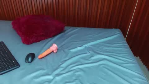 miaparadise303av online show from April 2026 03:31:01 PM