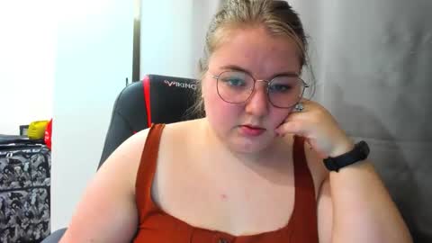 Snapshot of miapisa chatting on October 2025 12:38:01 PM miapisa online show from October 2025 12:38:01 PM