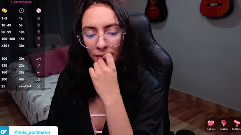 MIAPORTMANN online show from December 2024 09:37:01 PM