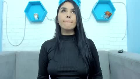 Mia Quevedo online show from January 2025 11:41:01 AM