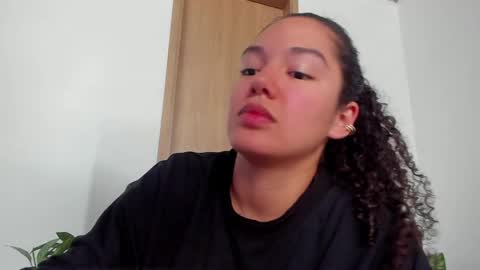 Mia Rouse online show from May 2026 06:35:01 PM