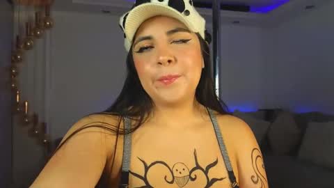 Snapshot of miasavagex18 chatting on January 2025 02:29:01 AM MiaHancock online show from January 2025 02:29:01 AM