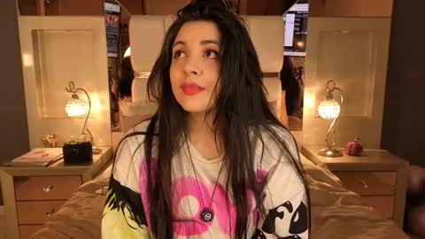 Snapshot of miasavagex18 chatting on November 2025 11:37:02 PM MiaHancock online show from November 2025 11:37:02 PM