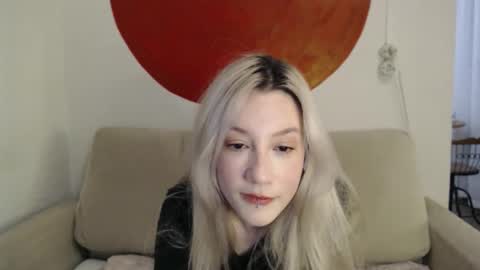 Mia online show from October 2025 01:46:01 AM