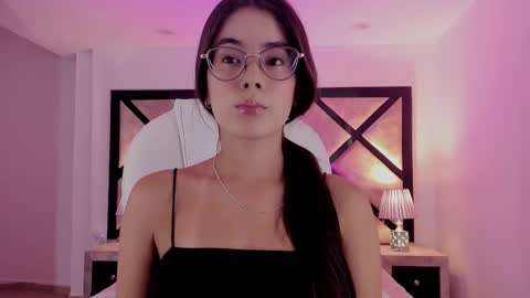 Snapshot of miasilverr chatting on February 2025 08:44:02 PM Mia online show from February 2025 08:44:02 PM