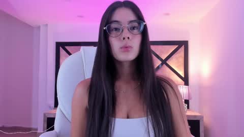 Snapshot of miasilverr chatting on February 2025 08:41:01 PM Mia online show from February 2025 08:41:01 PM