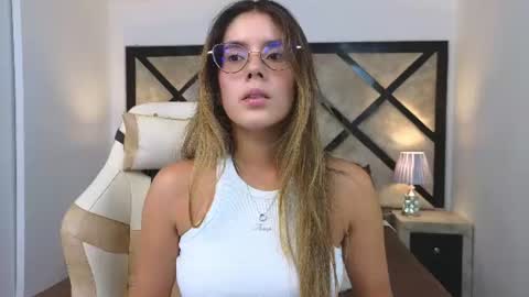 Mia online show from June 2026 09:28:02 PM