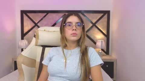 Mia online show from June 2026 08:01:02 PM