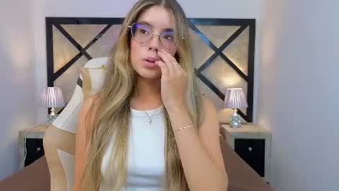 Mia online show from July 2026 09:50:01 PM