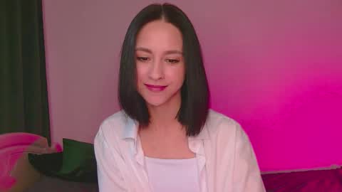 Mia online show from September 2025 08:58:01 AM