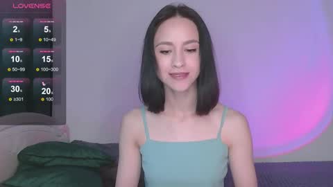 Mia online show from September 2025 07:34:01 AM