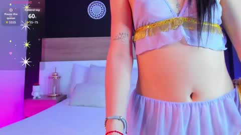 Mia online show from December 2025 06:03:01 PM