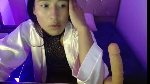 Snapshot of miathonsom chatting on April 2026 07:43:01 PM miathonsom online show from April 2026 07:43:01 PM