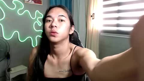 Mia online show from September 2025 07:57:01 AM