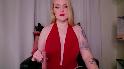 Lana online show from February 2026 10:07:01 PM