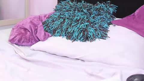 MiaWeiss online show from January 2025 09:57:01 PM