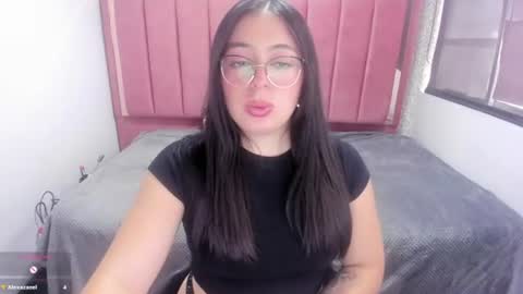 Snapshot of miawils_ chatting on June 2026 07:24:02 PM M I A W I L S online show from June 2026 07:24:02 PM