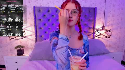 Mia winx  online show from December 2024 10:32:01 PM