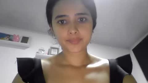 Snapshot of micaelamoreno18 chatting on May 2026 05:00:01 PM micaelamoreno18 online show from May 2026 05:00:01 PM