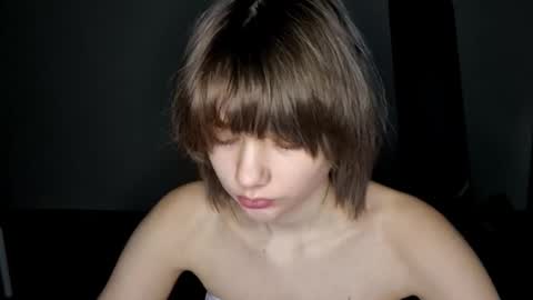 Luna online show from December 2025 03:19:01 PM