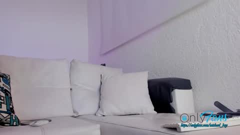 Michael Boy online show from March 2026 08:01:02 PM