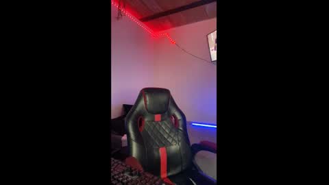 Snapshot of michael_kendall0 chatting on February 2025 09:59:01 PM michael independent model  online show from February 2025 09:59:01 PM