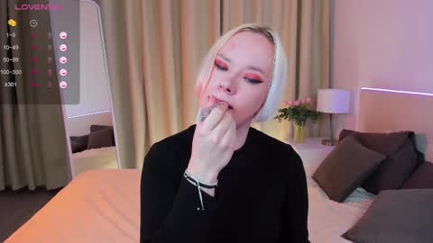 Snapshot of michael_swan chatting on February 2025 05:27:01 AM Michel online show from February 2025 05:27:01 AM