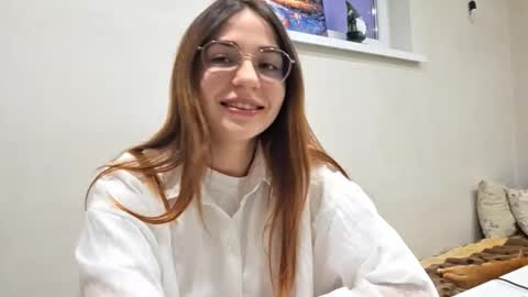 Chloe online show from October 2025 02:28:02 PM