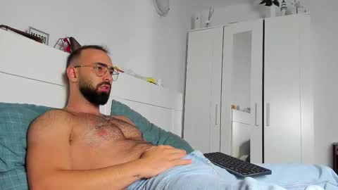 MichaelEvansx online show from September 2025 08:00:02 PM