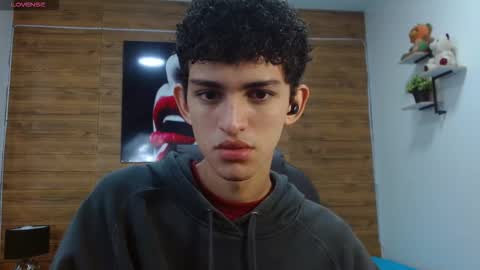 michaelkoiv online show from December 2025 12:14:01 PM