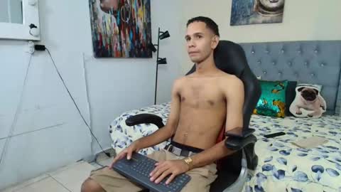 michaell_bellk_ online show from October 2025 07:03:01 PM